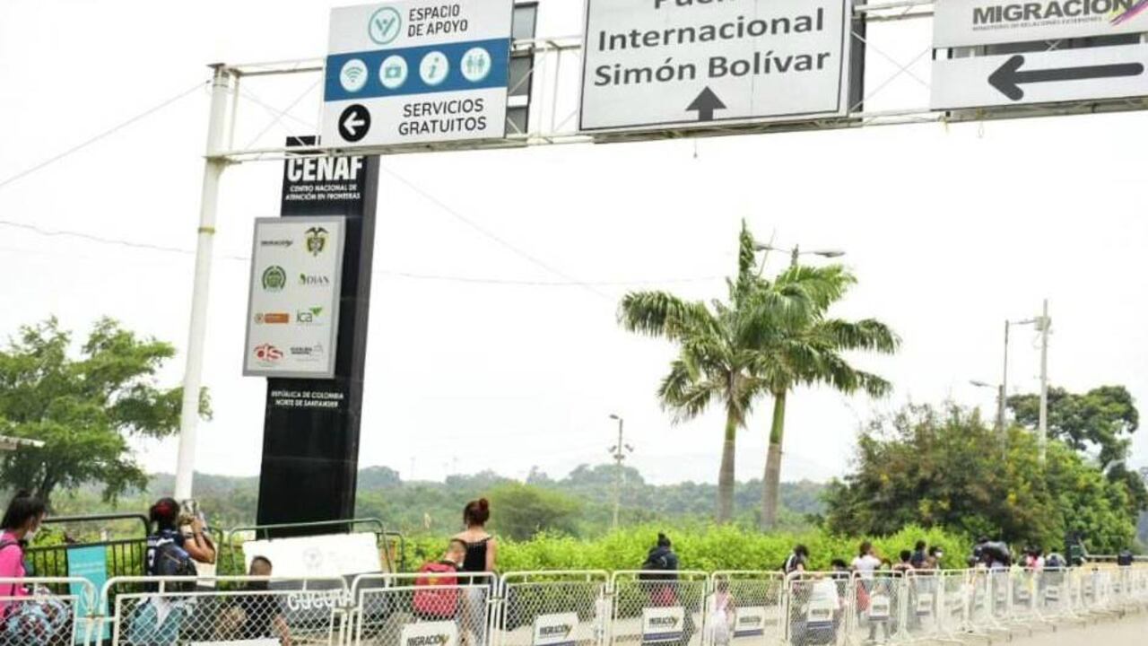 Actualmente hay paso humanitario restringido, solo pasan 1.700 personas a la semana, por solicitud del régimen de Nicolás Maduro.