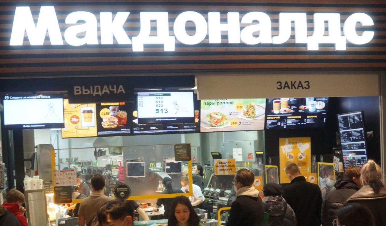 La reventa de hamburguesas se convirtió en un negocio para algunos rusos