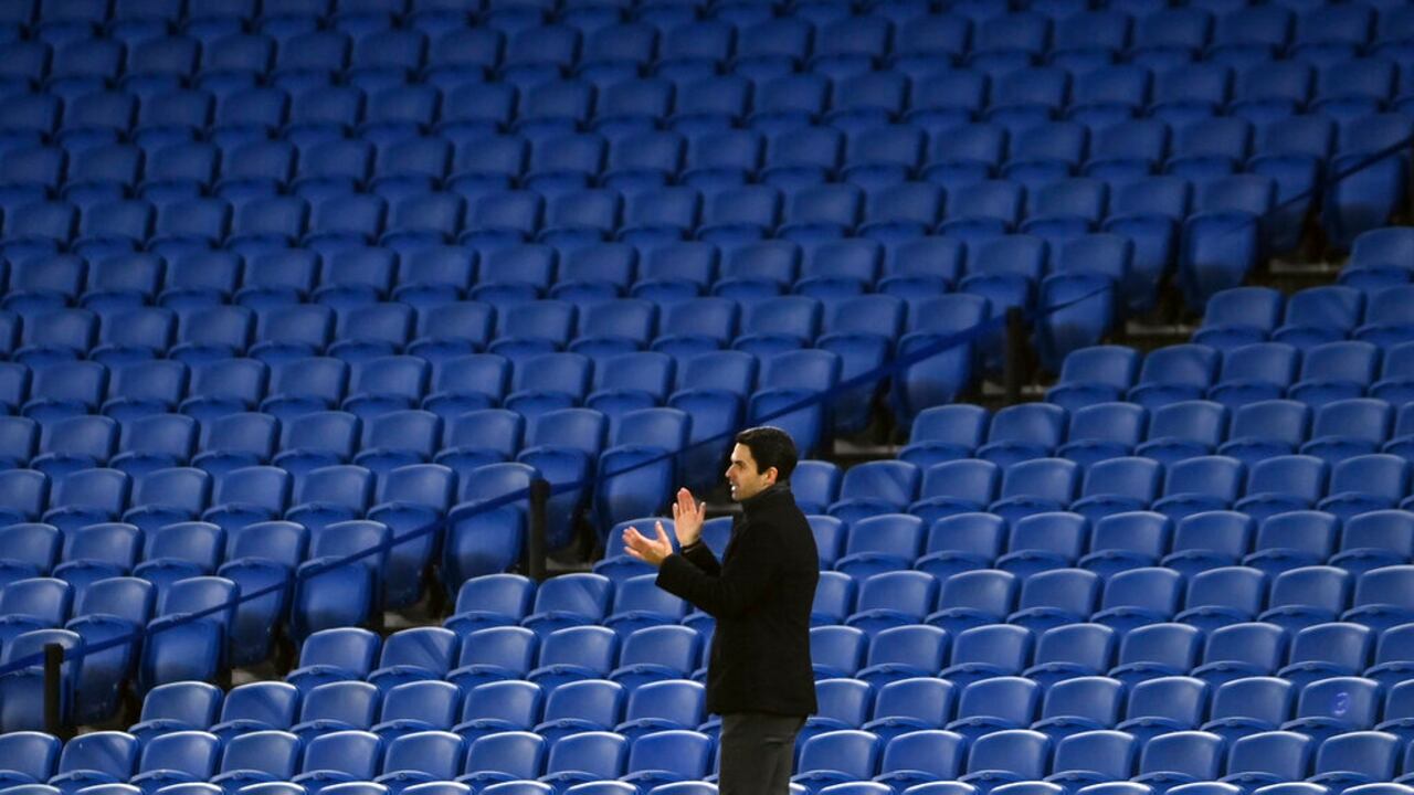 Amenaza de covid-19 vuelve al fútbol inglés: suspenden partidos de Premier League