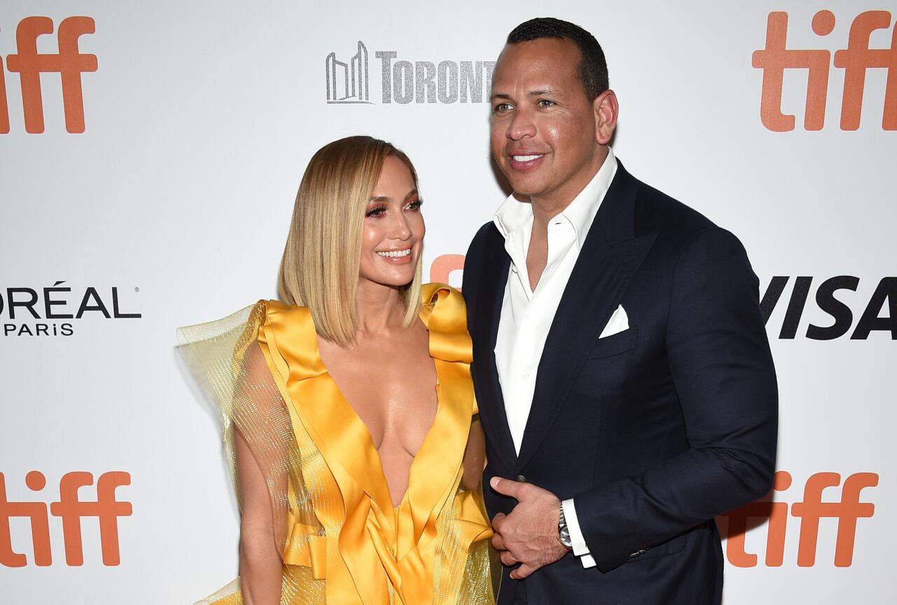 Jennifer López y Alex Rodríguez estarían “dispuestos a hacer lo que sea para permanecer juntos”