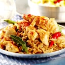 El arroz con pollo es altamente común en la gastronomía colombiana.