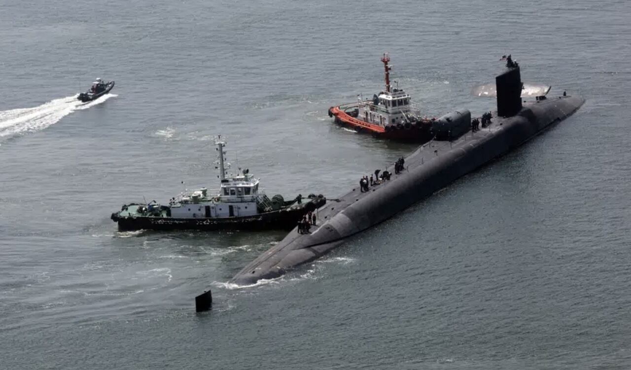 Este es el submarino nuclear USS Michigan que llegó a Corea del Sur