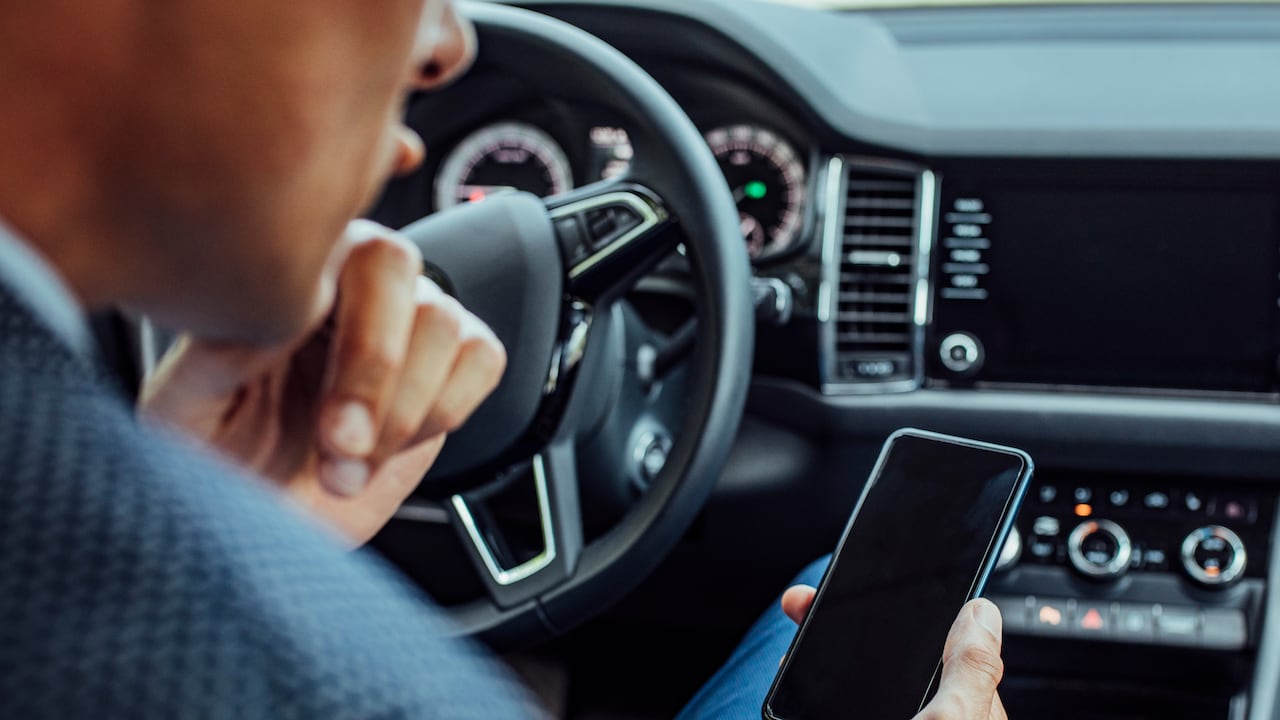 Hombre no se percató de que su hijo de 1 año se encontraba cerca a su carro en el parqueadero, y accidentalmente lo atropelló causándole la muerte.