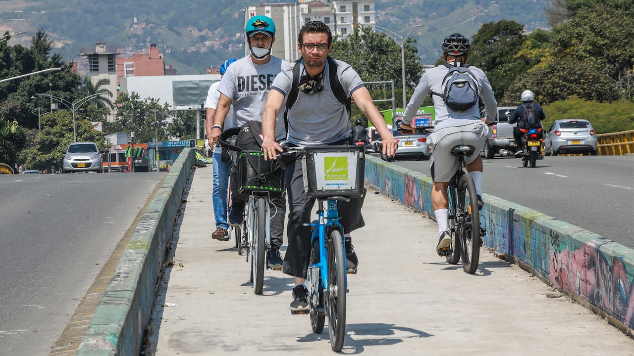 Las empresas del Valle del Aburrá que han implementado los Planes de Movilidad Empresarial Sostenible reconocen a sus empleados por utilizar modalidades alternativas de transporte, como la bicicleta.