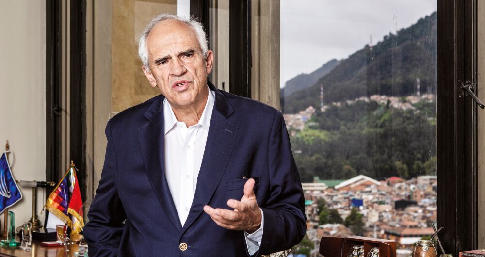 Varios líderes, como Álvaro Leyva, tuvieron acercamientos de paz con las Farc durante el mandato de Ernesto Samper. 