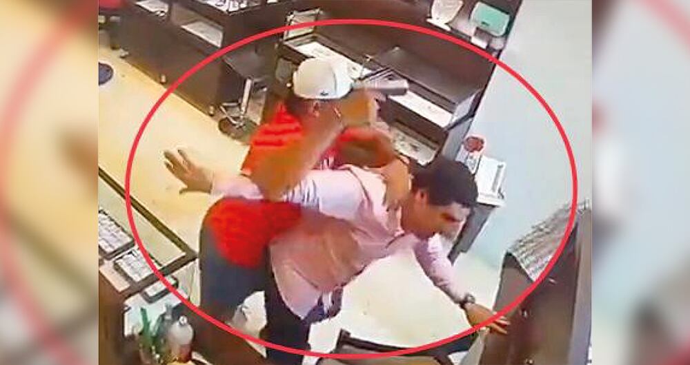   A los ladrones ya no les importa cometer sus delitos en plena luz del día, ni le temen a ser capturados, pues en cuestión de horas vuelven a quedar en libertad. La gente tiene miedo en la ciudad.  