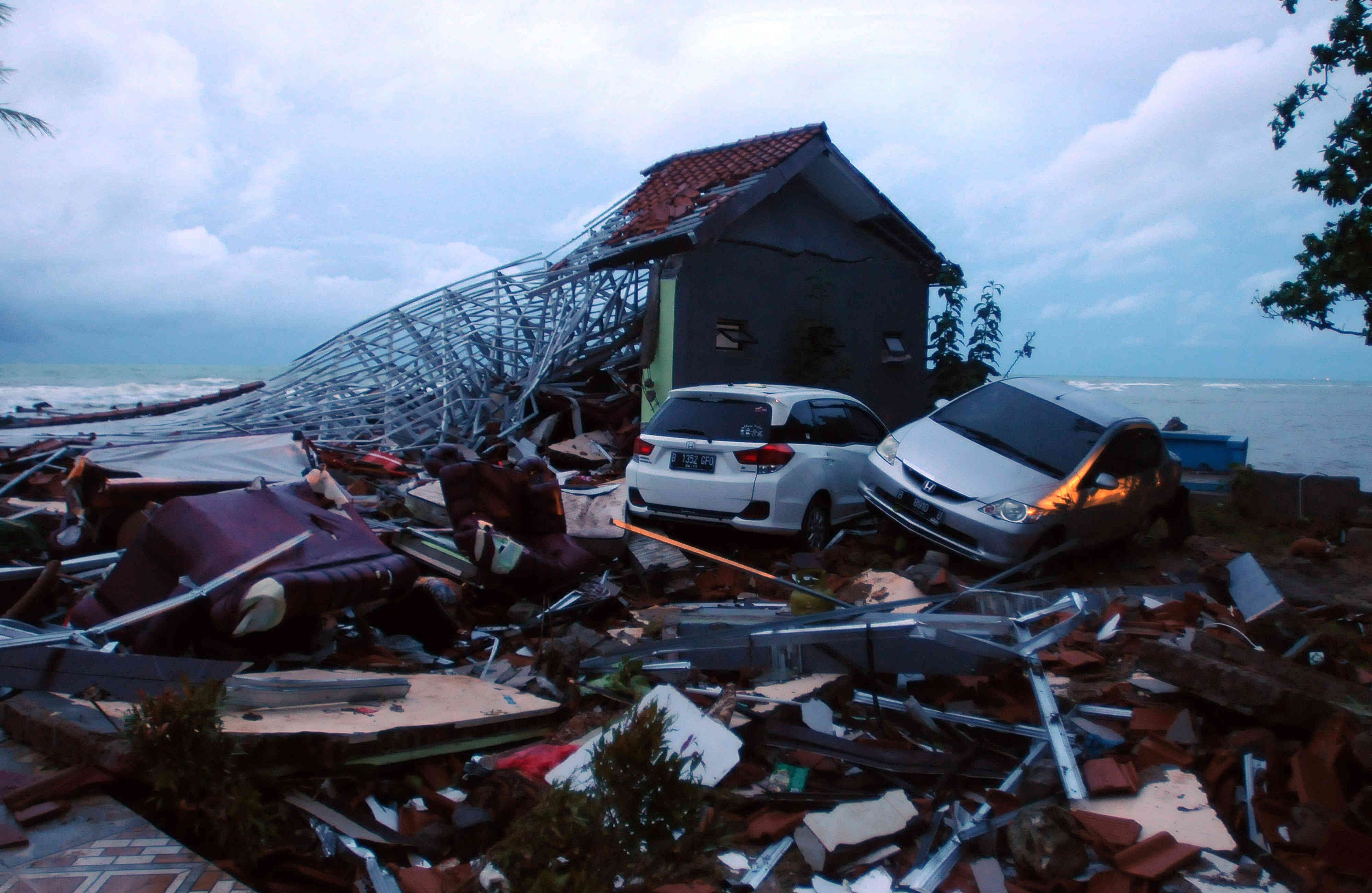 Tsunami en Indonesia. Foto/AFP