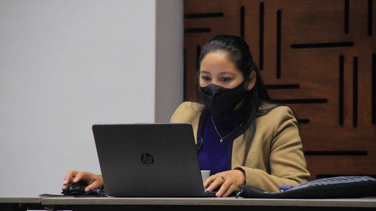 Para trabajar con el estado no hace falta haber estado en un cargo público antes, señala un concepto del Departamento Administrativo para la Función Pública.