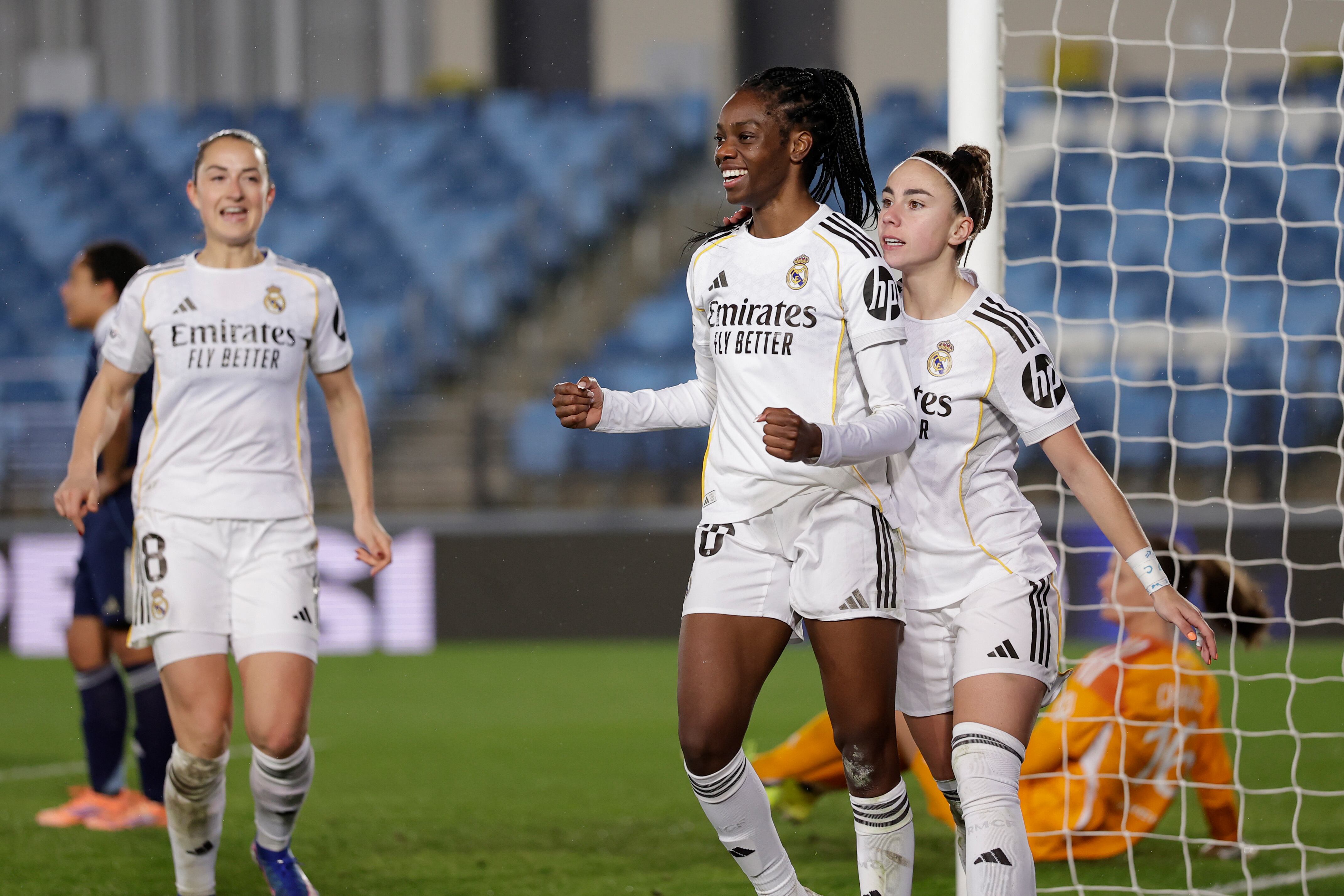 Real Madrid celebra su triunfo ante París FC por Champions Femenina.