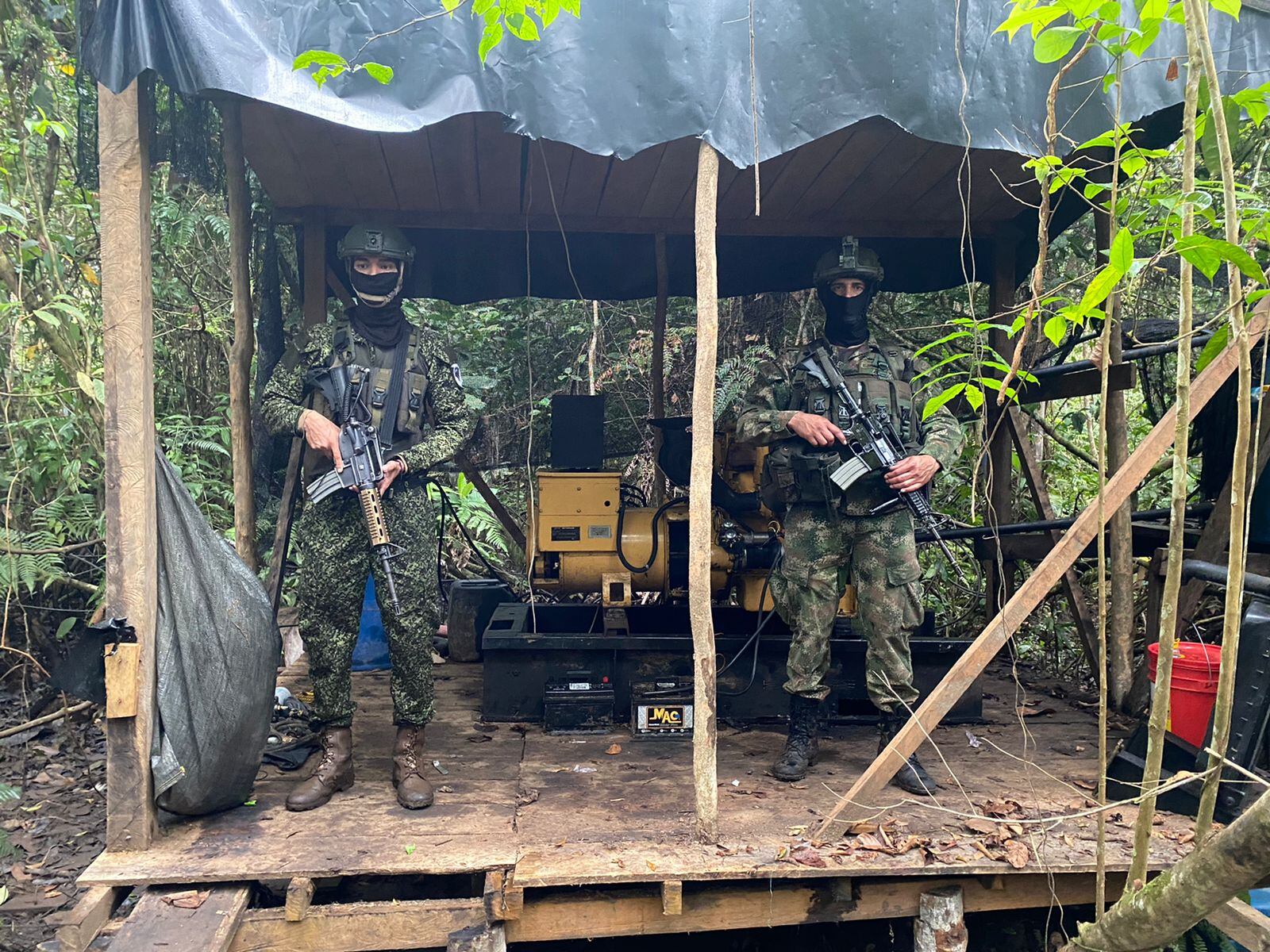 Desmantelan complejo de producción de coca en Tumaco