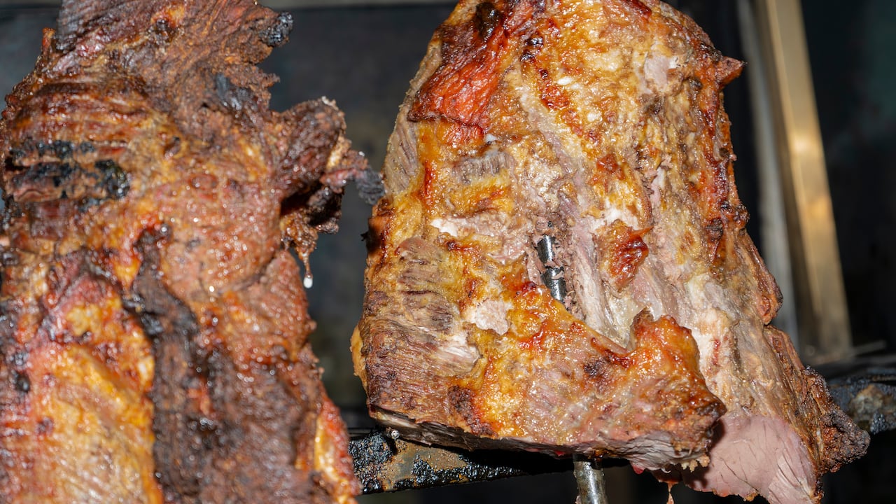 La carne a la llanera es una de las delicias imperdibles en el departamento del Meta.