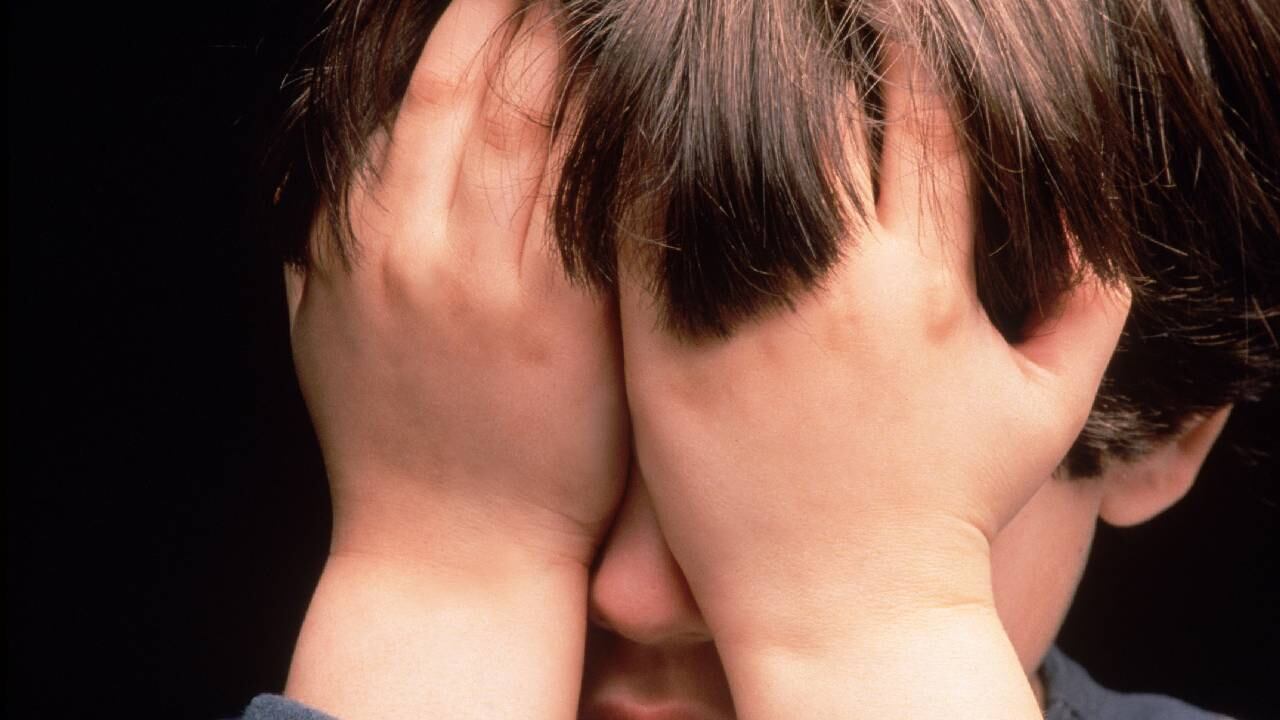 Niñera dejó en estado de coma a un niño de 4 años tras brutal golpiza. Foto GettyImages.