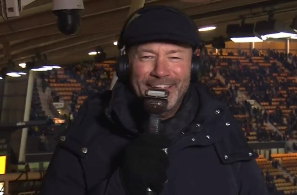 Alan Shearer no pudo ocultar las risas sobre lo que estaba sucediendo en ese momento en el estudio.