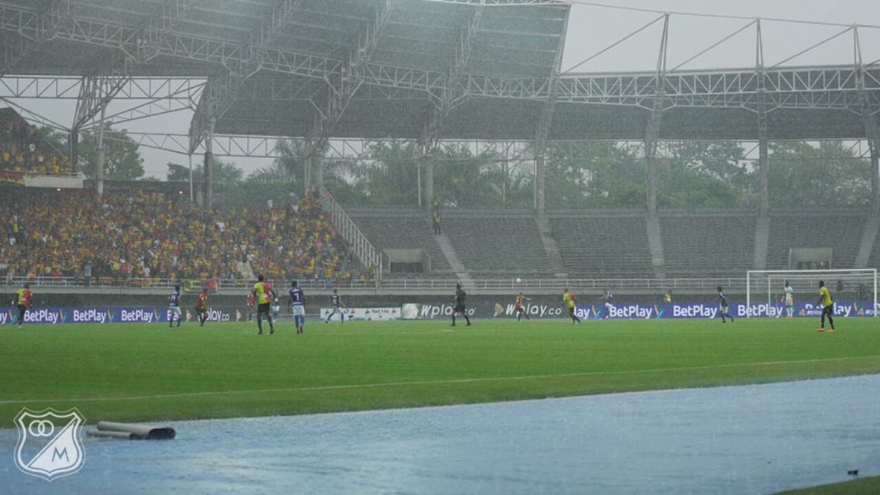 El partido entre Pereira y Millonarios arrancó a las 5:20 y fue suspendido casi que inmediatamente. Foto: Millonarios F.C.