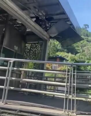 El ladrón se llevó piezas de aluminio y acero inoxidable.