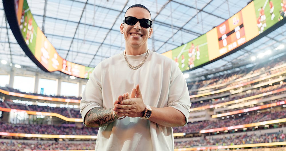 Daddy Yankee se retira luego de 33 años de carrera, siete álbumes, la venta de más de 30 millones de copias y de obtener las más importantes distinciones para un artista de su género, entre ellas cinco Latin Grammy.
