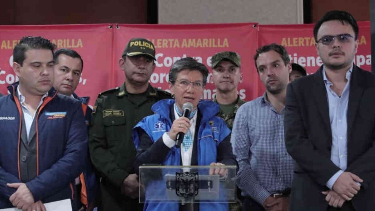 Claudia López explicó que hay excepciones para el personal médico y quienes trabajar en el abastecimiento de la ciudad.