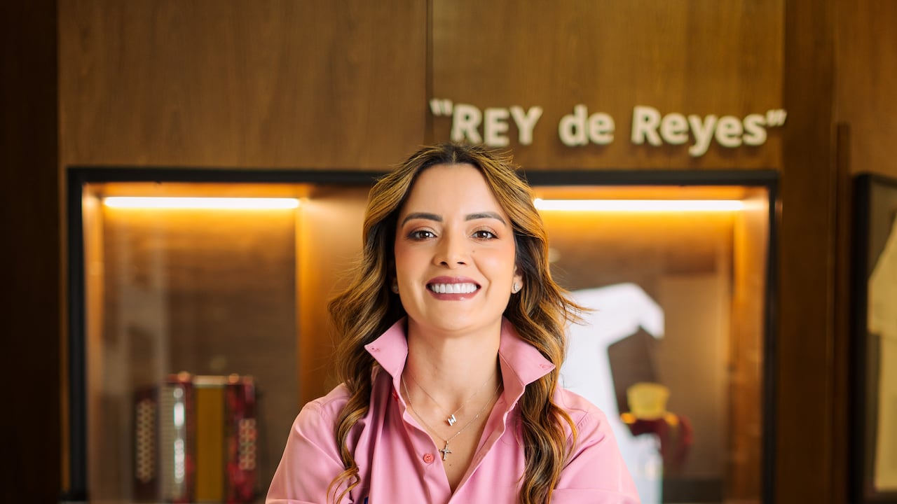 Julieth Peraza, escritora y gestora cultural, impulsa proyectos artísticos y educativos centrados en el folclor vallenato por medio de la Fundación Cocha Molina