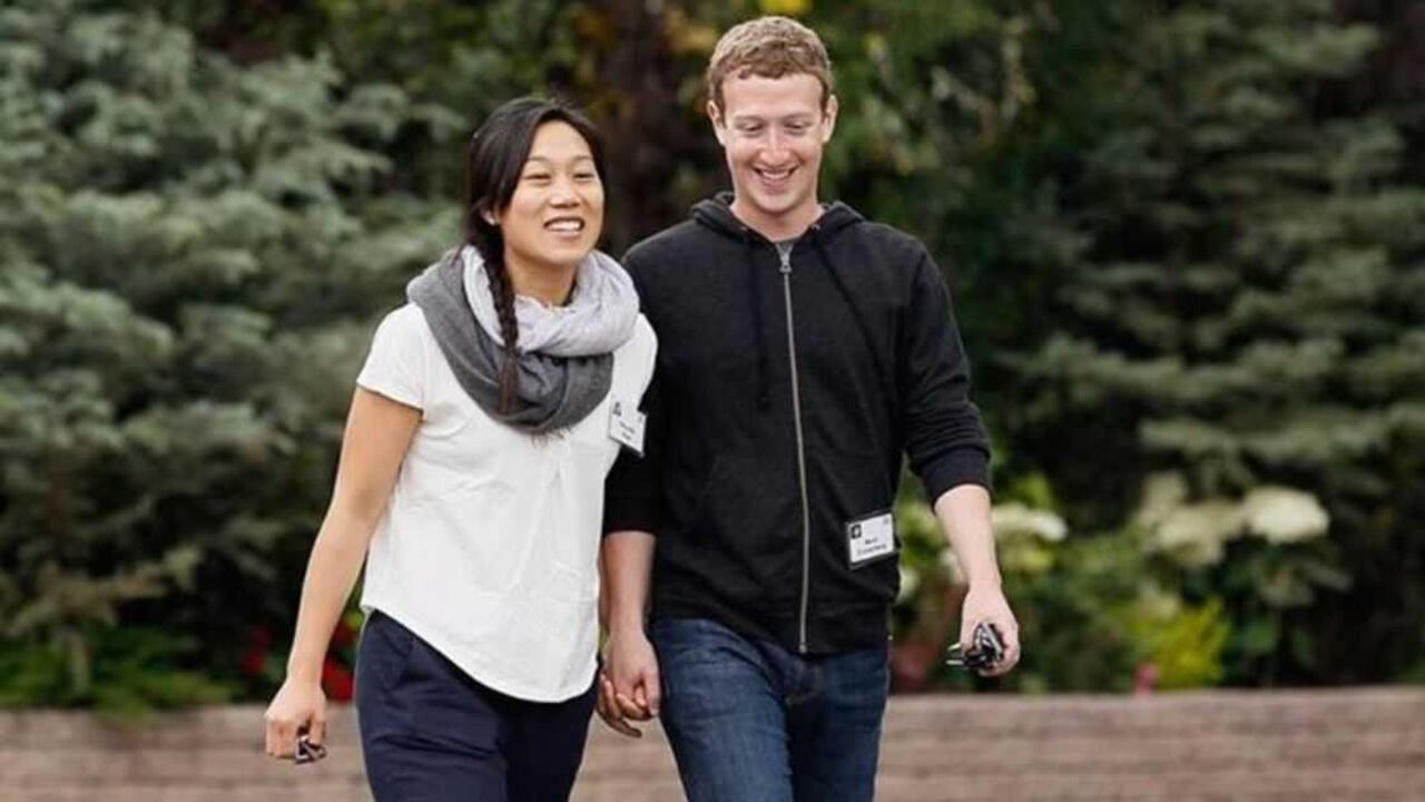 La pareja en una de las instantáneas que el fundador de Facebook comparte de forma pública en su cuenta.