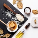 El arroz tiene un alto contenido de vitamina C y omega 6, estos dos activos ayudan a frenar el envejecimiento y favorecen la producción de elastina en la cutis de la piel.