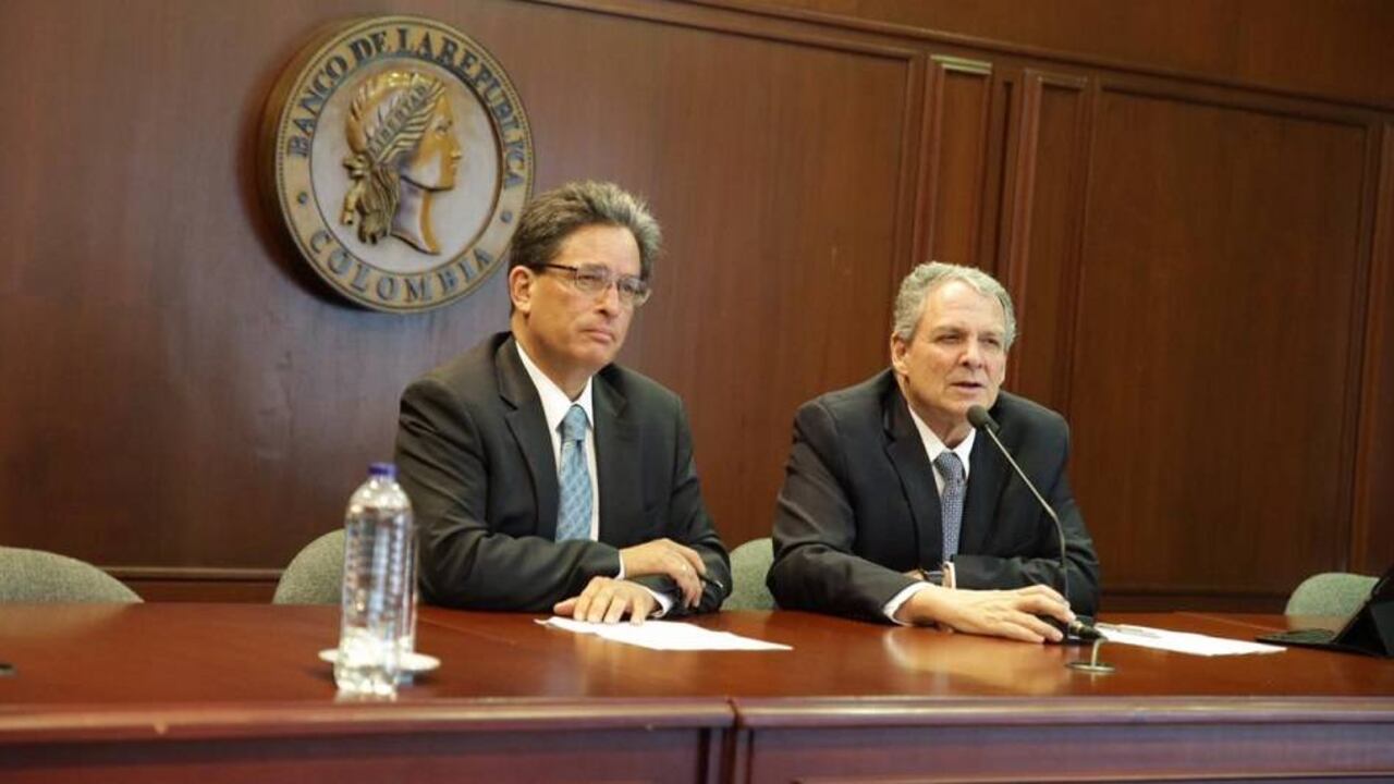 Alberto Carrasquilla, ministro de Hacienda y Juan José Echavarría, gerente del Banco de la República.
