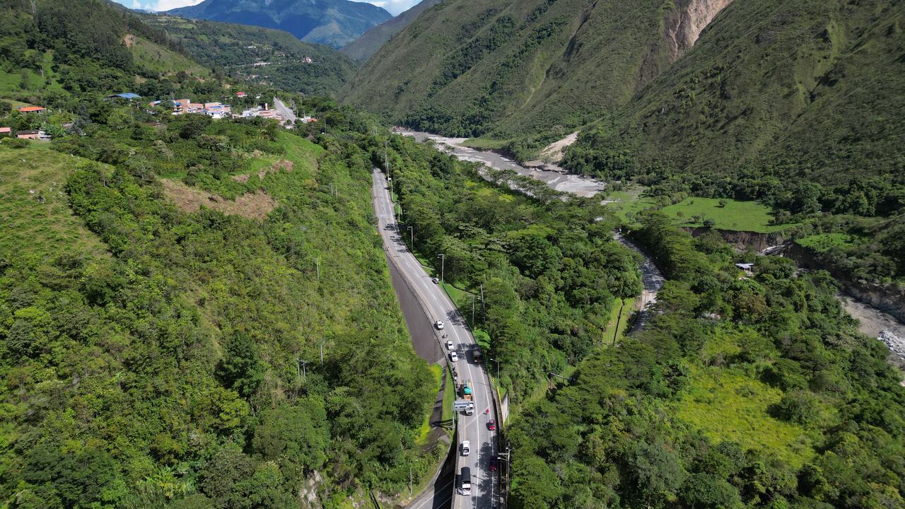 Desastre en Quetame, Cundinamarca
via al llano