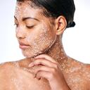 La mascarilla de arroz y aloe vera ayuda a eliminar la aparición de arrugas prematuras.