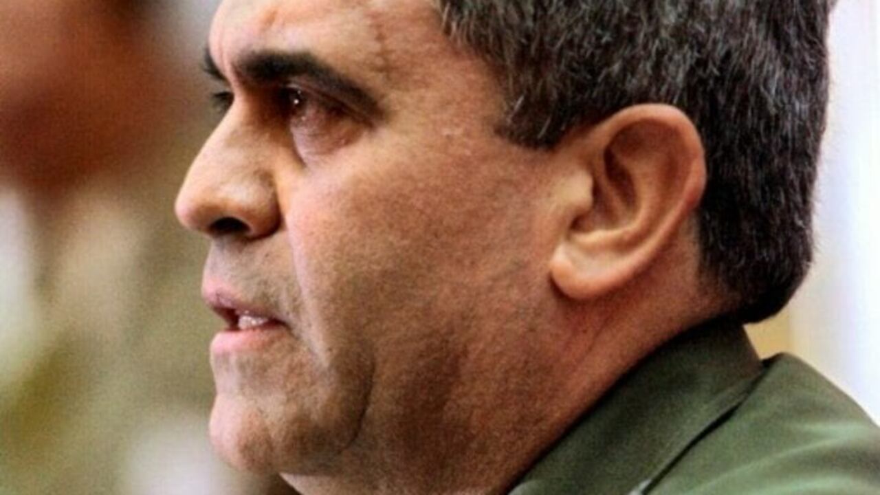 https://www.elnacional.com/venezuela/foro-penal-con-baduel-ya-son-10-los-presos-politico-que-han-muerto-bajo-custodia/#:~:text=El%20general%20retirado%20Ra%C3%BAl%20Isa%C3%ADas%20Baduel.%20Foto%3A%20AFP/%20Juan%20Barreto.