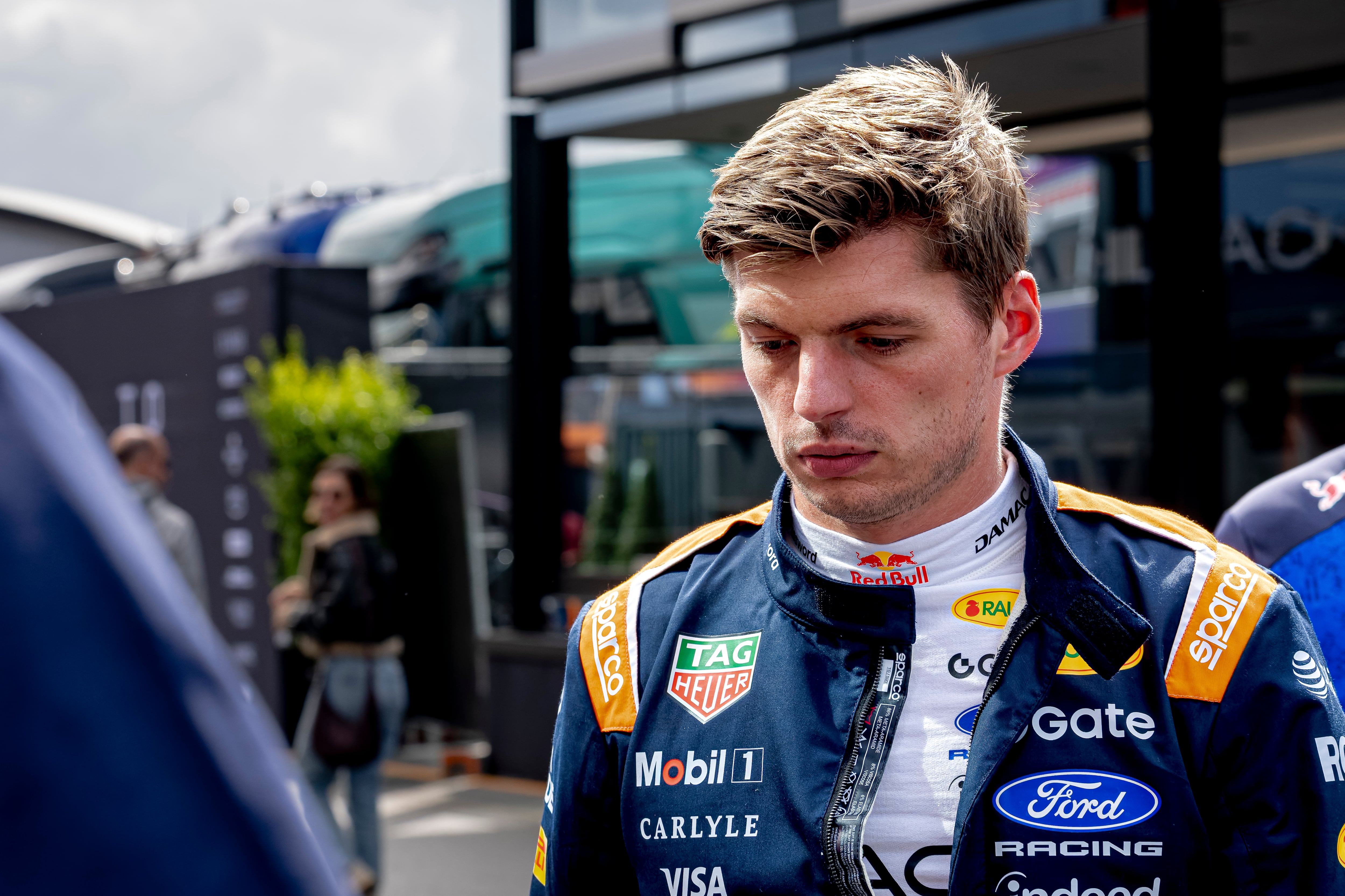 Max Verstappen, el piloto local, se vio abatido tras abandonar de manera anticipada la carrera.