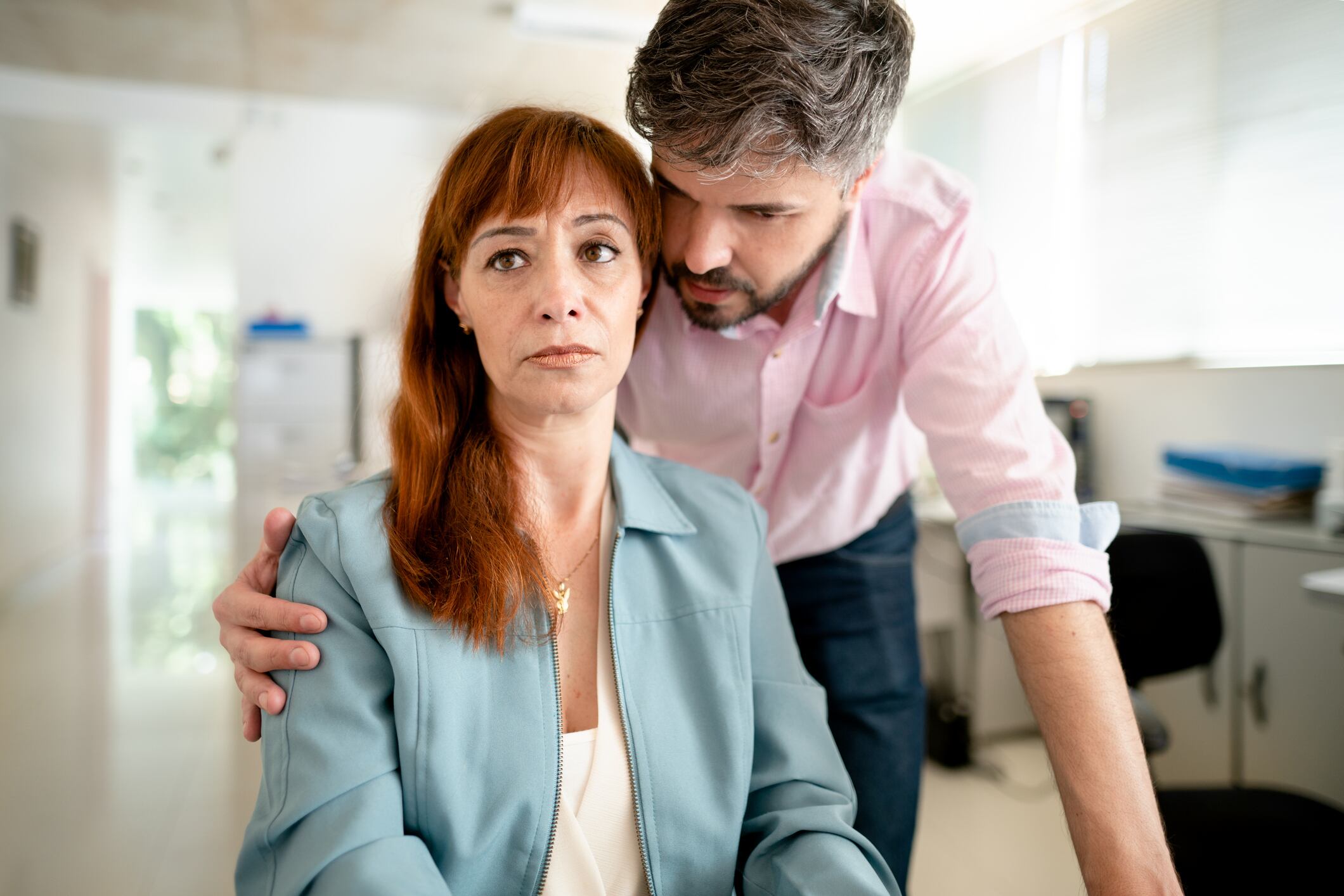 Con la inteligencia artificial, las organizaciones pueden detectar patrones de acoso laboral y tomar medidas preventivas a tiempo.