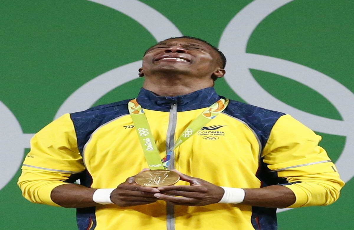 El llanto y la mirada al cielo. EFE/EPA/LARRY W. SMITH