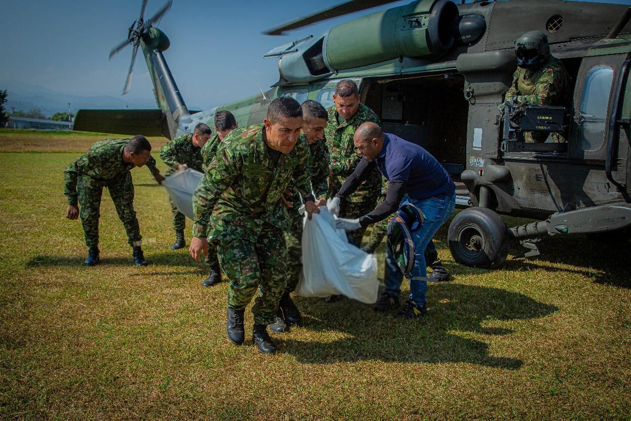 Desde hace una semana, en el Macizo Colombiano, la fuerza pública sostiene confrontaciones contra los integrantes de este grupo armado al margen de la ley. Hasta el momento van dos guerrilleros muertos y cuatro militares heridos.