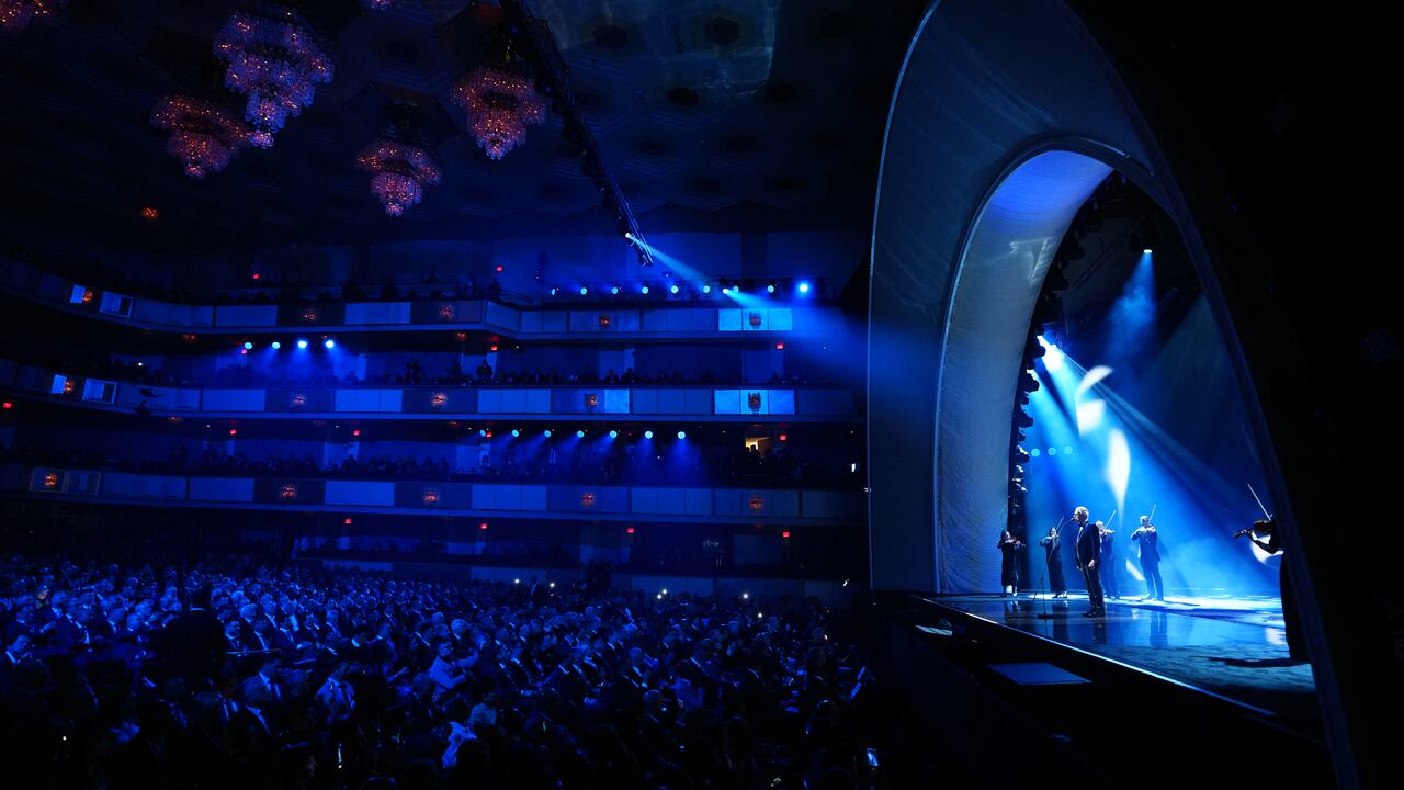 En el Kennedy Center de Washington jamás se hubiera realizado un evento como el sorteo del Mundial de fútbol. En el Trump Kennedy Center, es un anexo más de Las Vegas.