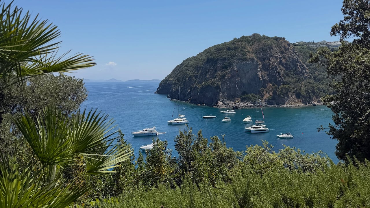Sicilia, Saint-Tropez o la Costa Amalfitana son algunos de los lugares preferidos por las celebridades, gracias a la combinación de lujo, privacidad y desconexión que le brindan a los visitantes.