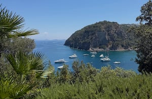 El itinerario de luna de miel de Dua Lipa y su esposo, Callum Turner, incluyó hoteles de lujo como Il Pellicano, en Porto Ercole; Villa TreVille, en Positano y el Hotel Locarno en Roma.