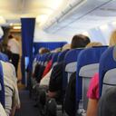 Si bien estos objetos o lugares en el avión están generalmente sucios, no representan un riesgo significativo para la salud de los pasajeros.