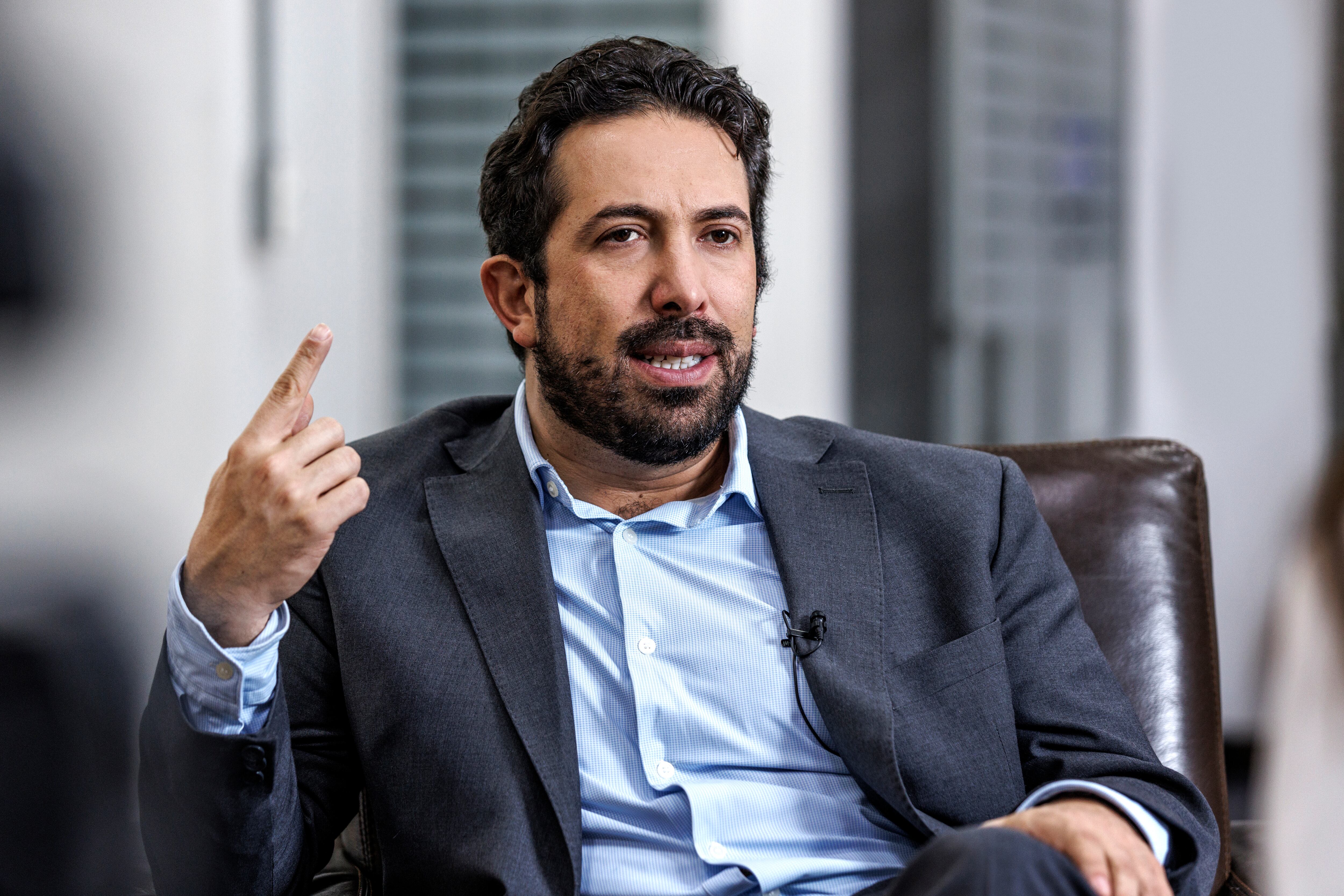 Ministro de Hacienda Diego Guevara