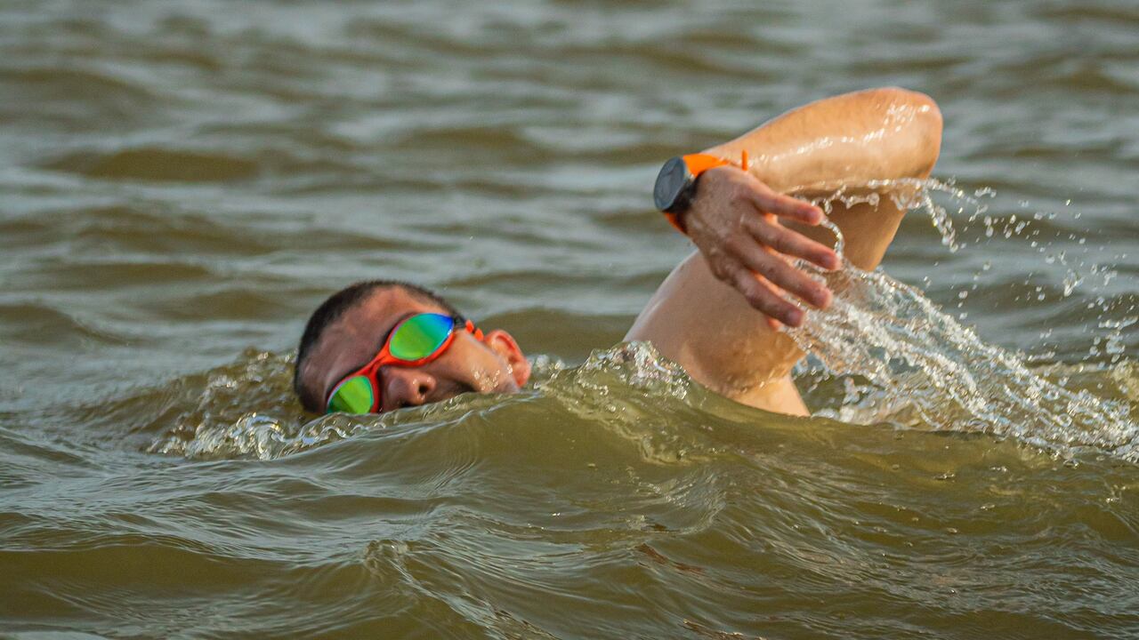 La preparación de Mauro Salazar en SmartFit le permitió dominar las corrientes de la Ciénaga Grande de Santa Marta.