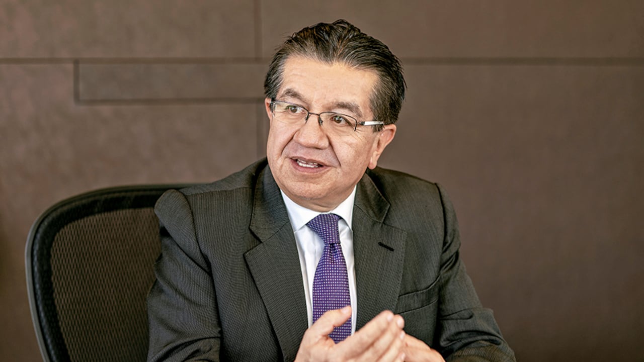 Fernando Ruiz Ministro de Salud