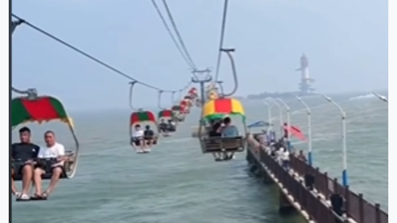 Primer teleférico sobre el mar