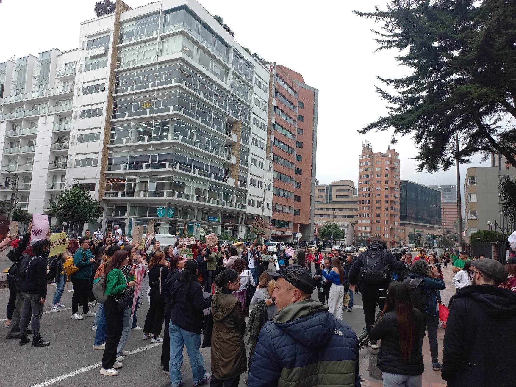Las ex alumnas del colegio Bethlemitas bloquearon la carrera Séptima