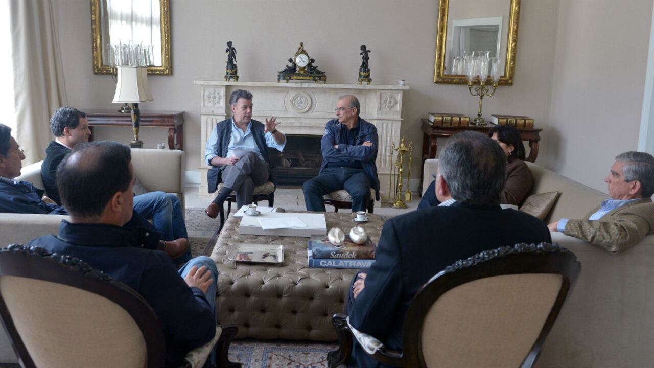 Presidente Juan Manuel Santos con los negociadores.