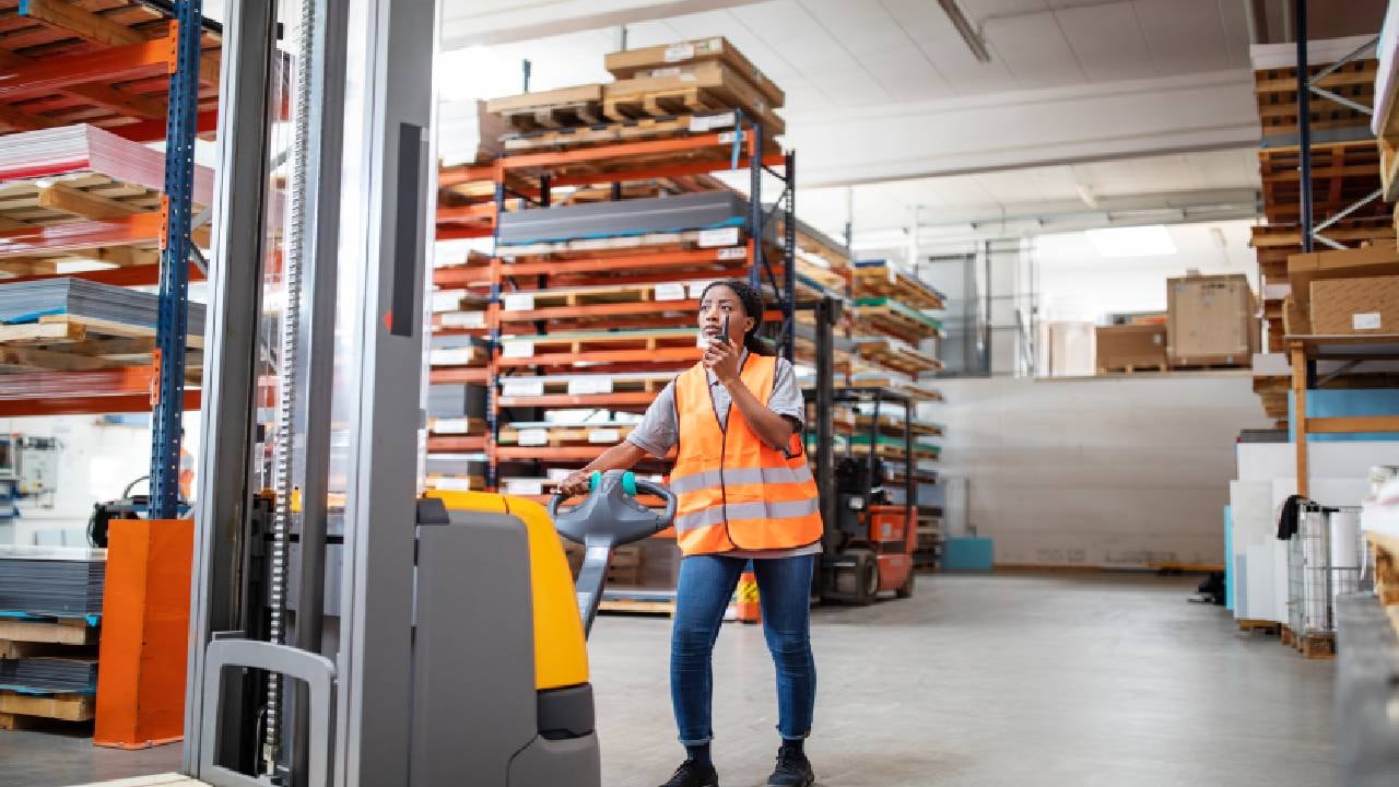 Entre sus funciones está ejecutar los planes de seguridad y salud en el trabajo.