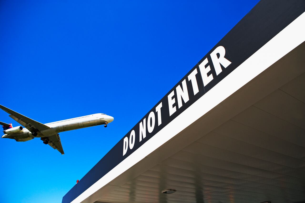 Esta política se enmarca en una serie de medidas más amplias adoptadas por la administración Trump para endurecer las leyes migratorias.