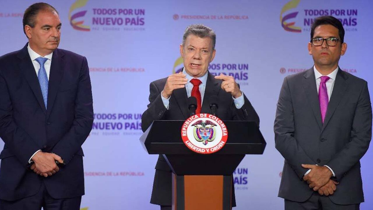 Aurelio Iragorri, presidente Juan Manuel Santos, y Juan Guillermo Zuluaga, nuevo ministro de Agricultura