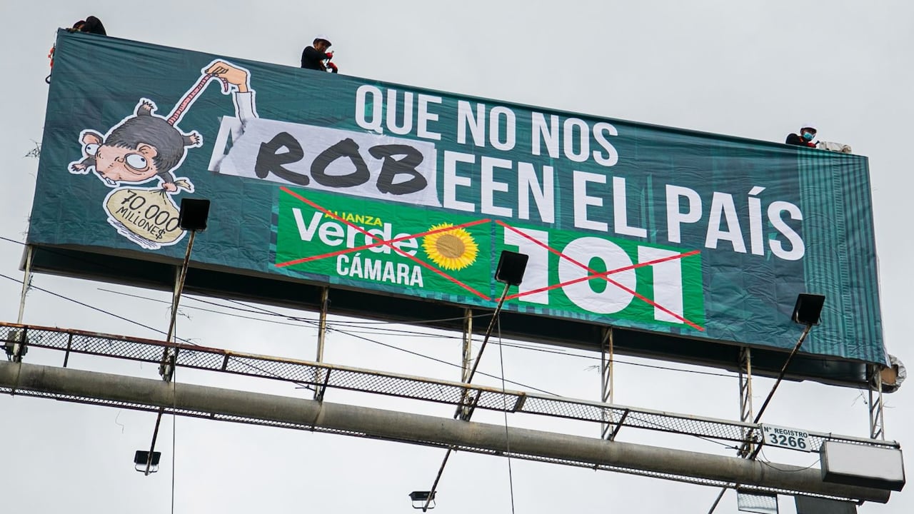 La nueva valla de Katherine Miranda, haciendo sutil referencia al escándalo de Centros Poblados.