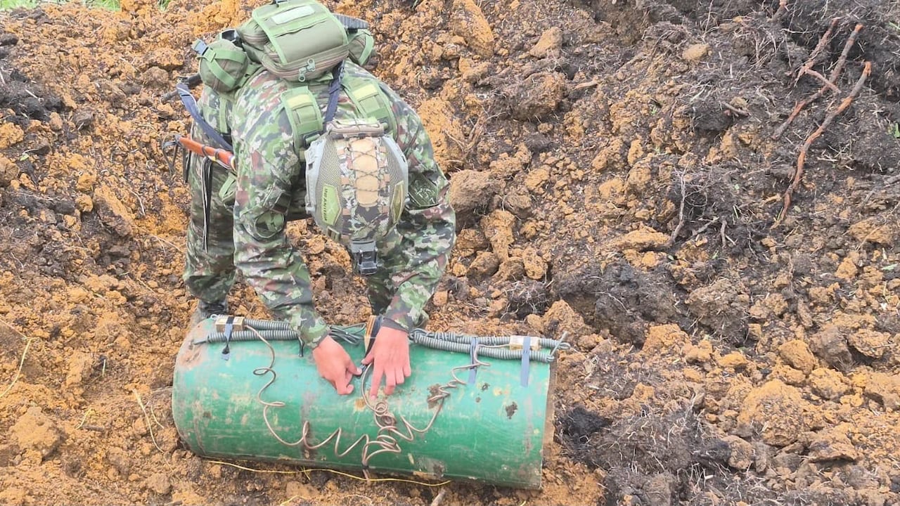 Ejército frustra terrorismo en la vía Panamericana, Cauca.