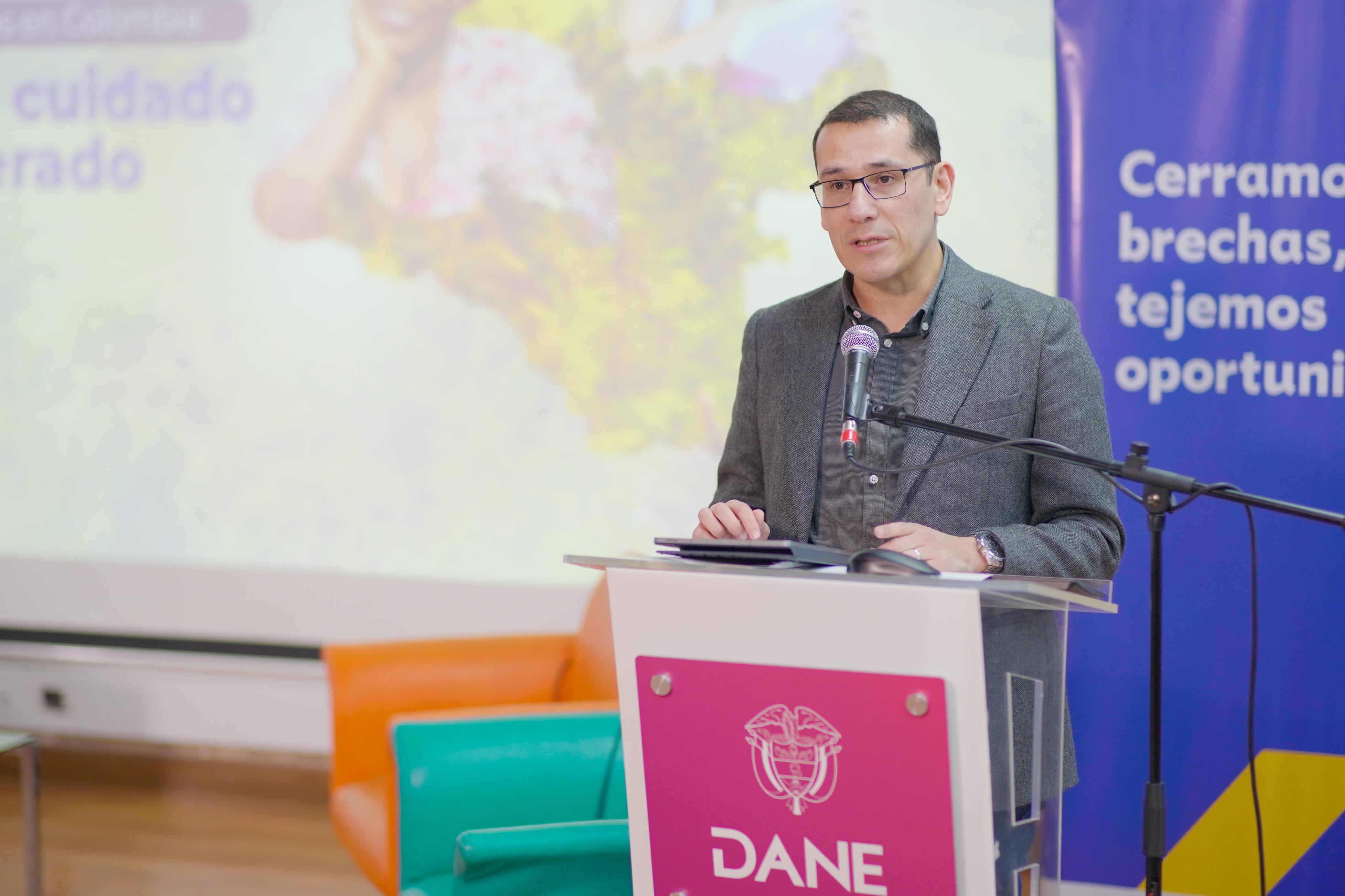 El subdirector general encargado del DANE, César Mauricio López,