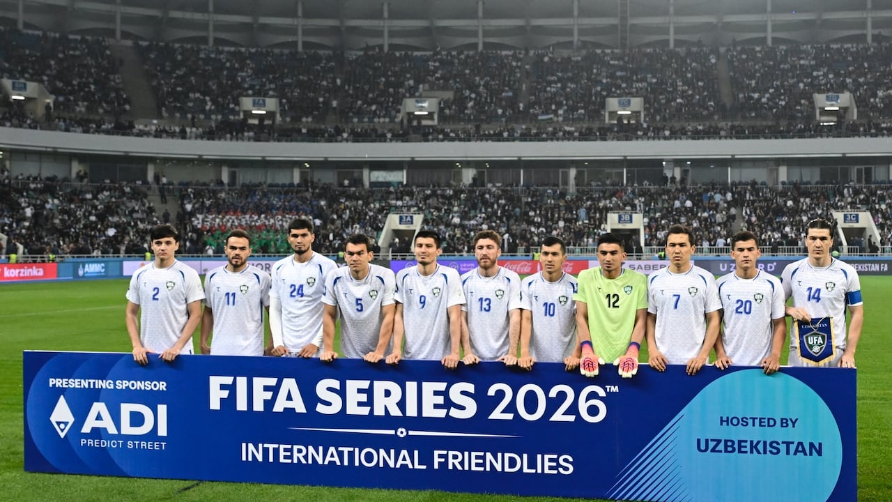 Uzbekistán antes del partido ante Venezuela.