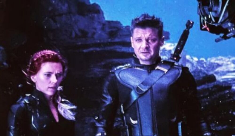 El actor interpretando al famoso personaje Hawkeye